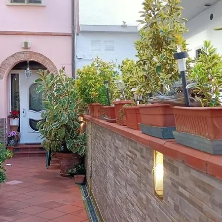 Lovely House Near The Appartamento